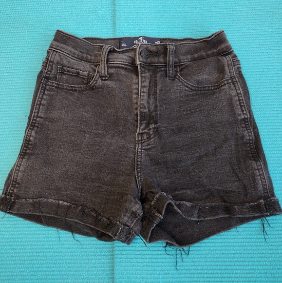 Hollister Pants - Hollister Women's Ultra High Rise Shorts Advanced Stretch 1/25
